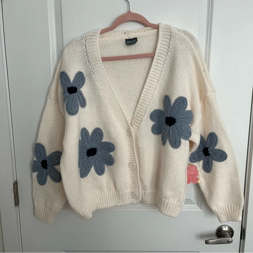 NEW Arula Blue Floral Cardigan Sweater Plus Size A / 1X Available NWT - Picture 5 of 9